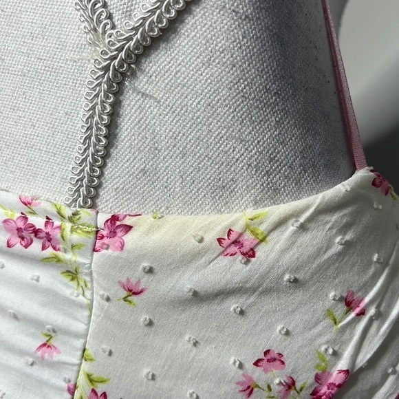 90s Vintage Floral Milkmaid Dress - Picture 5 of 9